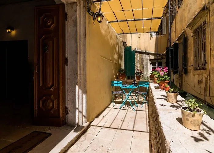 Kantouni Bizi Myranthis * Corfu (city)