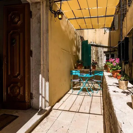 Kantouni Bizi Myranthis * Corfu (city)